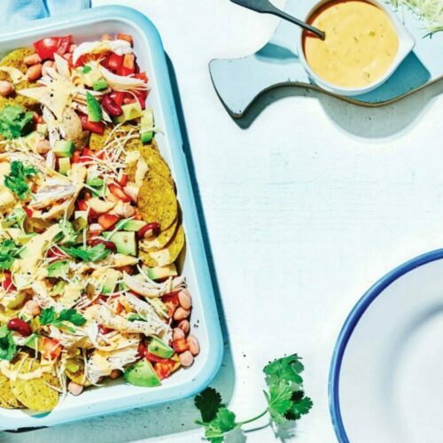 Barbecued chicken and bean nachos