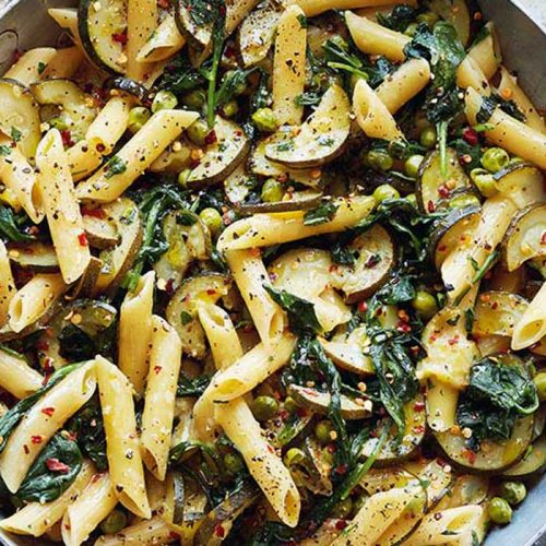 Vegan one-pot zucchini, pea and spinach pasta